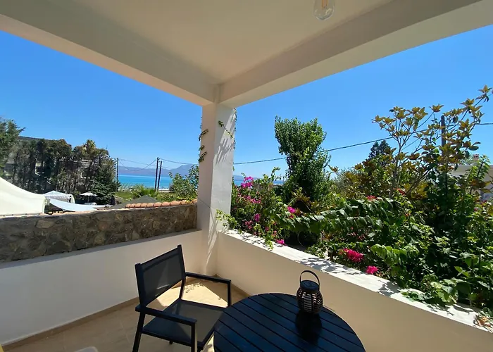 Despoina's Maisonette At Rafaella Casa de Férias *