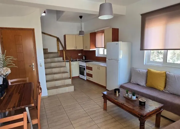 Casa de Férias Despoina's Maisonette At Rafaella Kokkónion